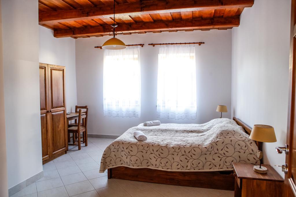 Katica Vendeghaz Hotel Tarcal Room photo
